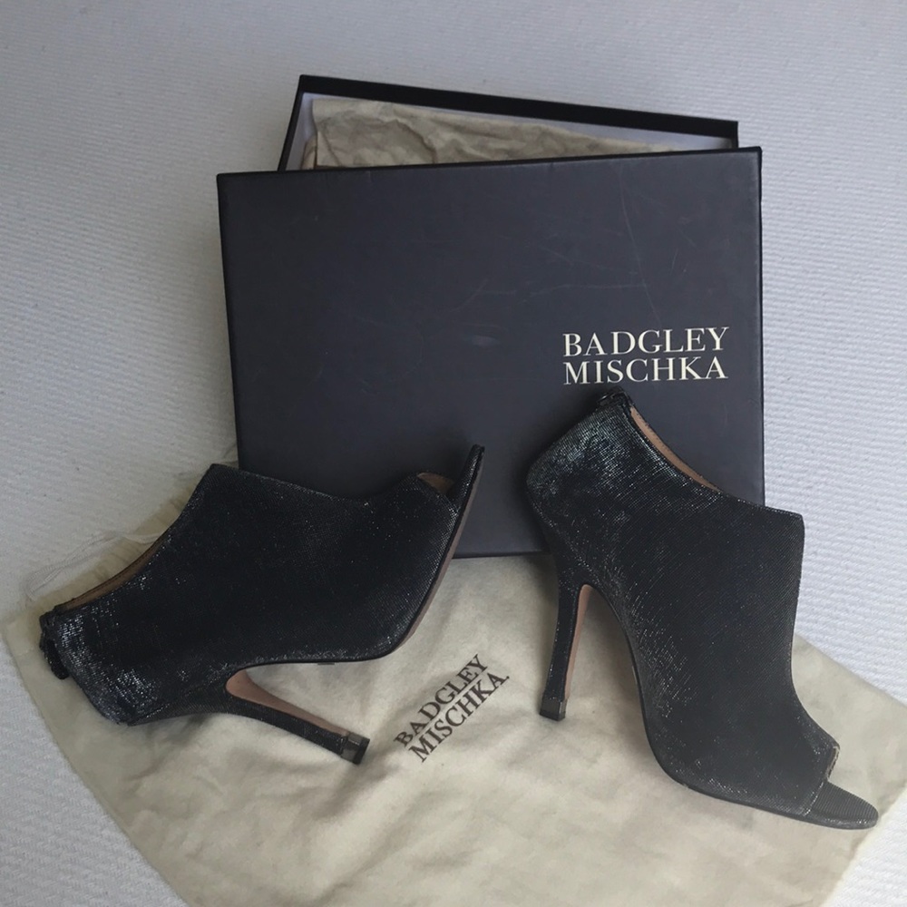 Badgley Mischka Mysti peep toe ankle boot pump